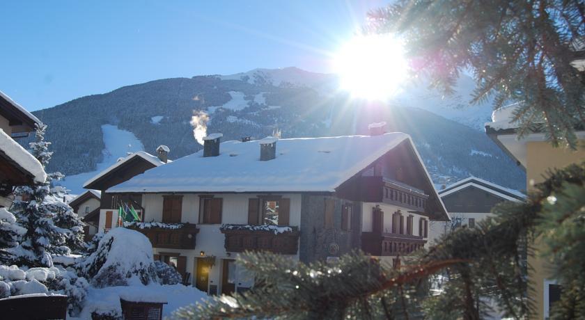 Chalet Gardenia บอร์มิโอ ภายนอก รูปภาพ